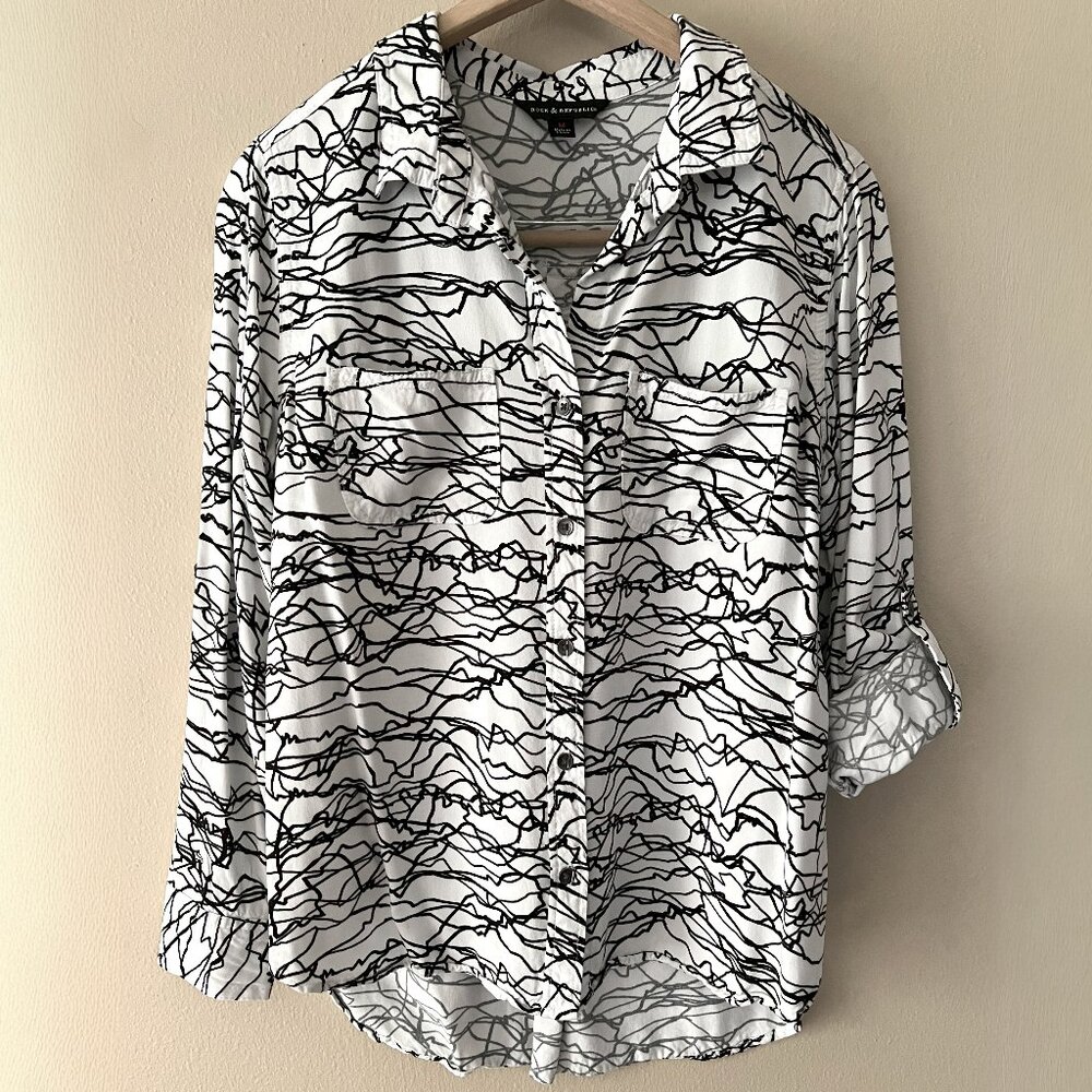 Womens Rock & Republic Black and White Button-up shirt, Medium (EUC)